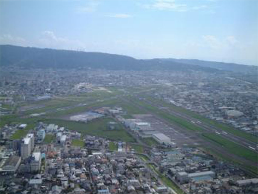 八尾空港